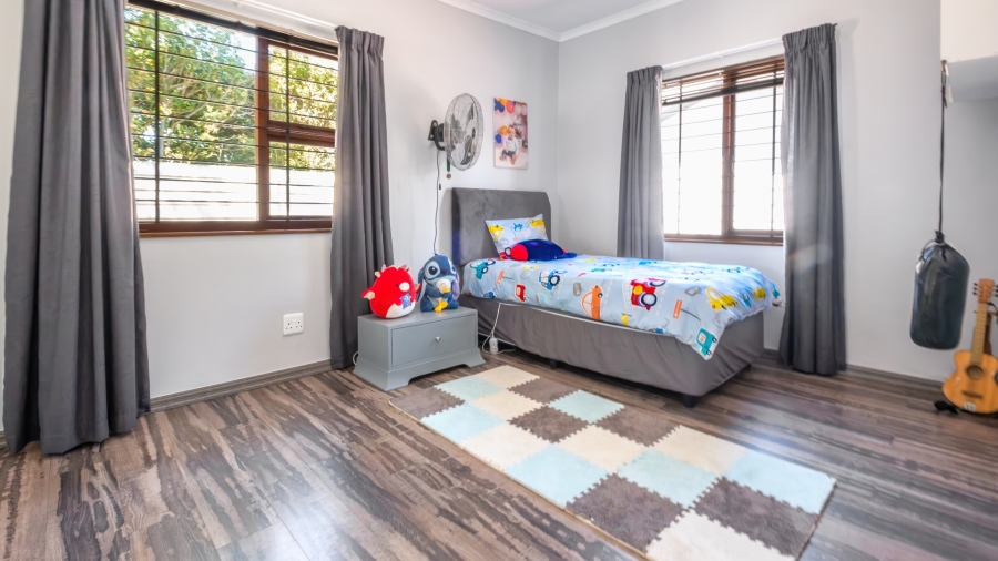4 Bedroom Property for Sale in Heatherlands Western Cape